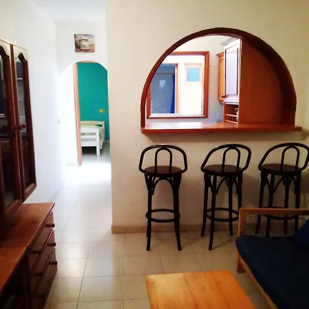 בית הארחה Surfhouse Famara טגיסי