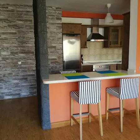 Surfhouse Famara Gæstehus 2*