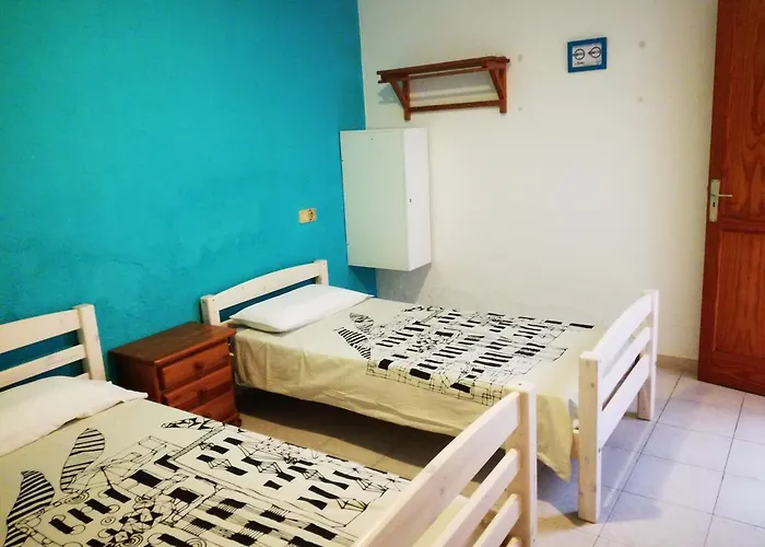 Guest house Surfhouse Famara 2*