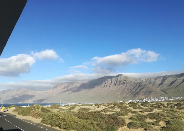Pensión Surfhouse Famara 2*